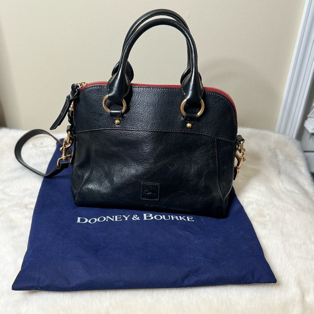Dooney and Bourke Florentine Cameron
Satchel - Black